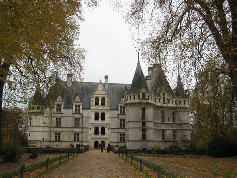 20 Famous Castles Everyone Should Visit at Least Once .